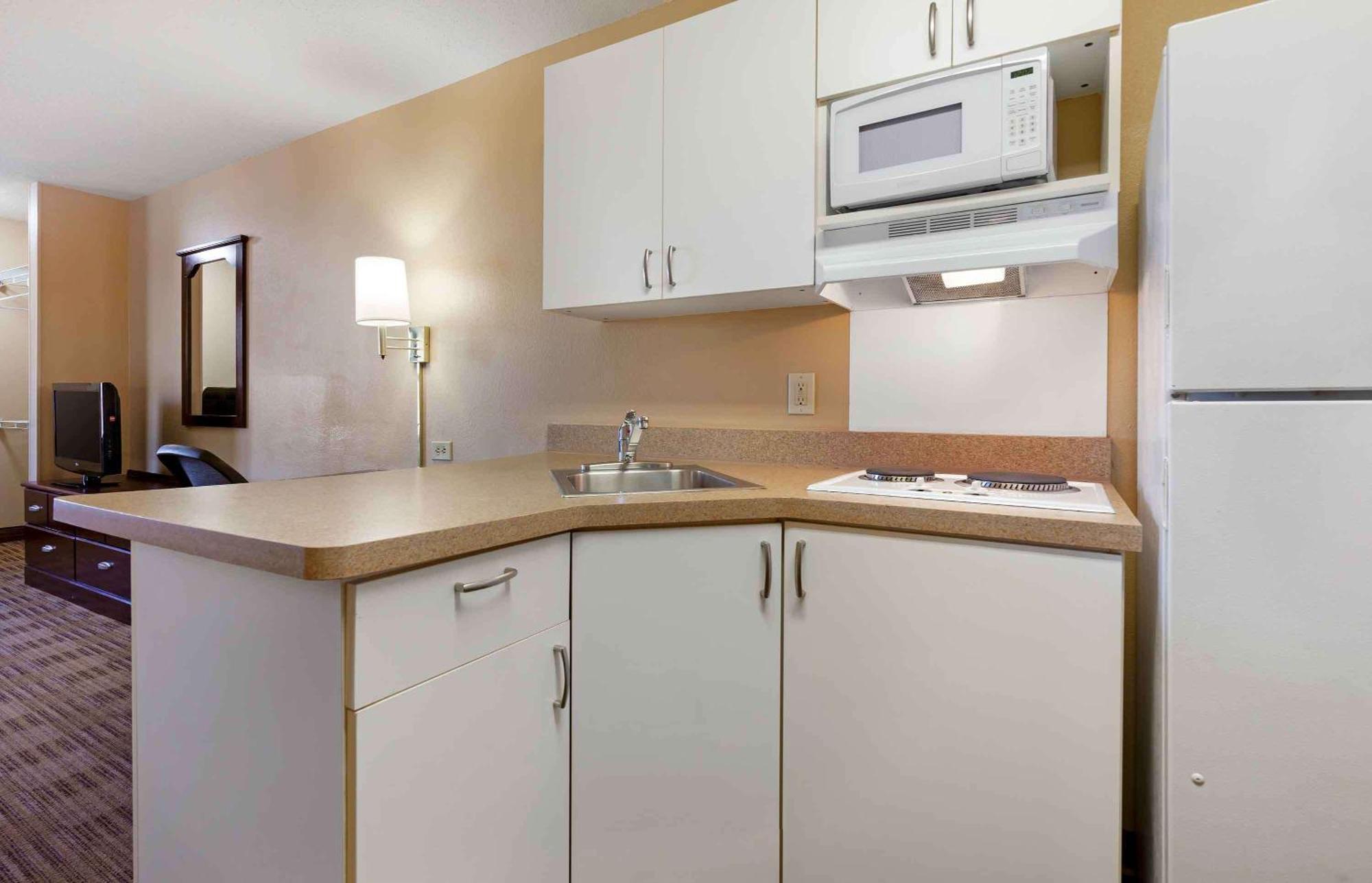 Extended Stay America Suites - Madison - Junction Court Middleton Bagian luar foto