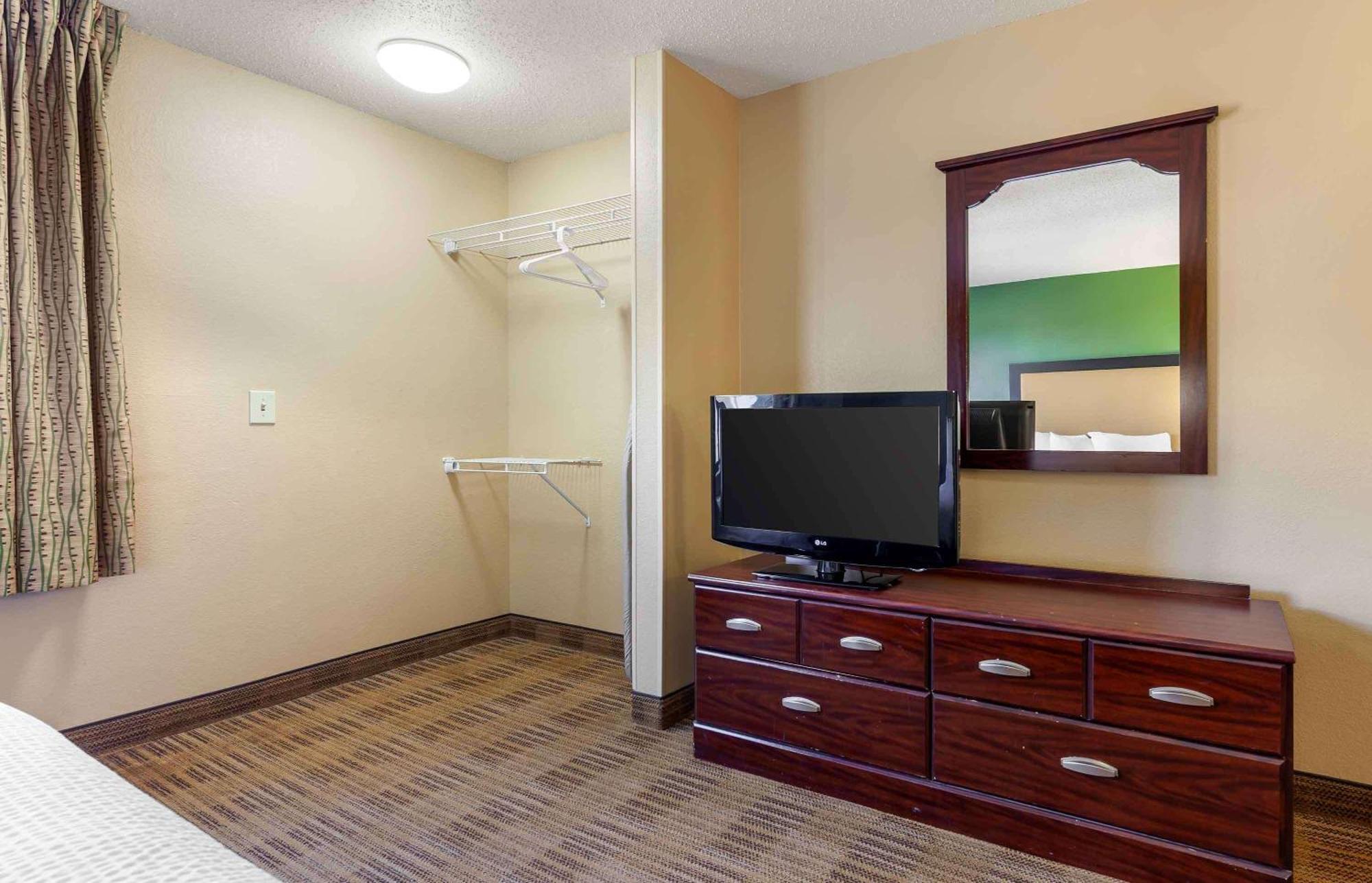 Extended Stay America Suites - Madison - Junction Court Middleton Bagian luar foto