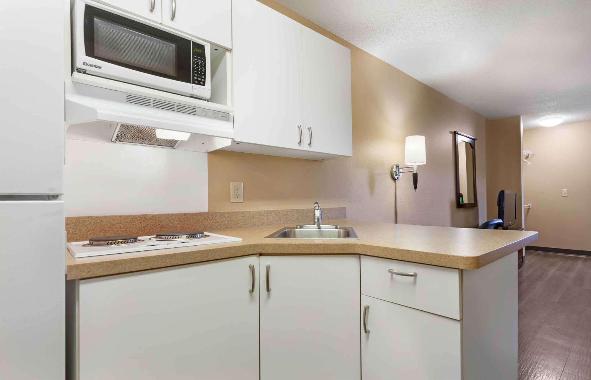 Extended Stay America Suites - Madison - Junction Court Middleton Bagian luar foto