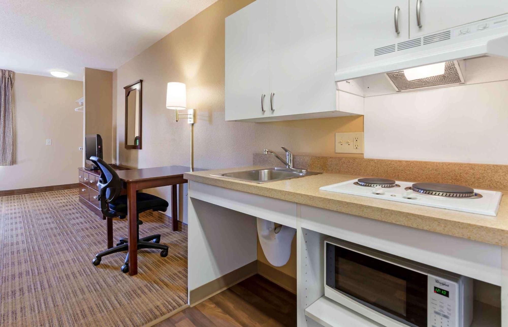 Extended Stay America Suites - Madison - Junction Court Middleton Bagian luar foto