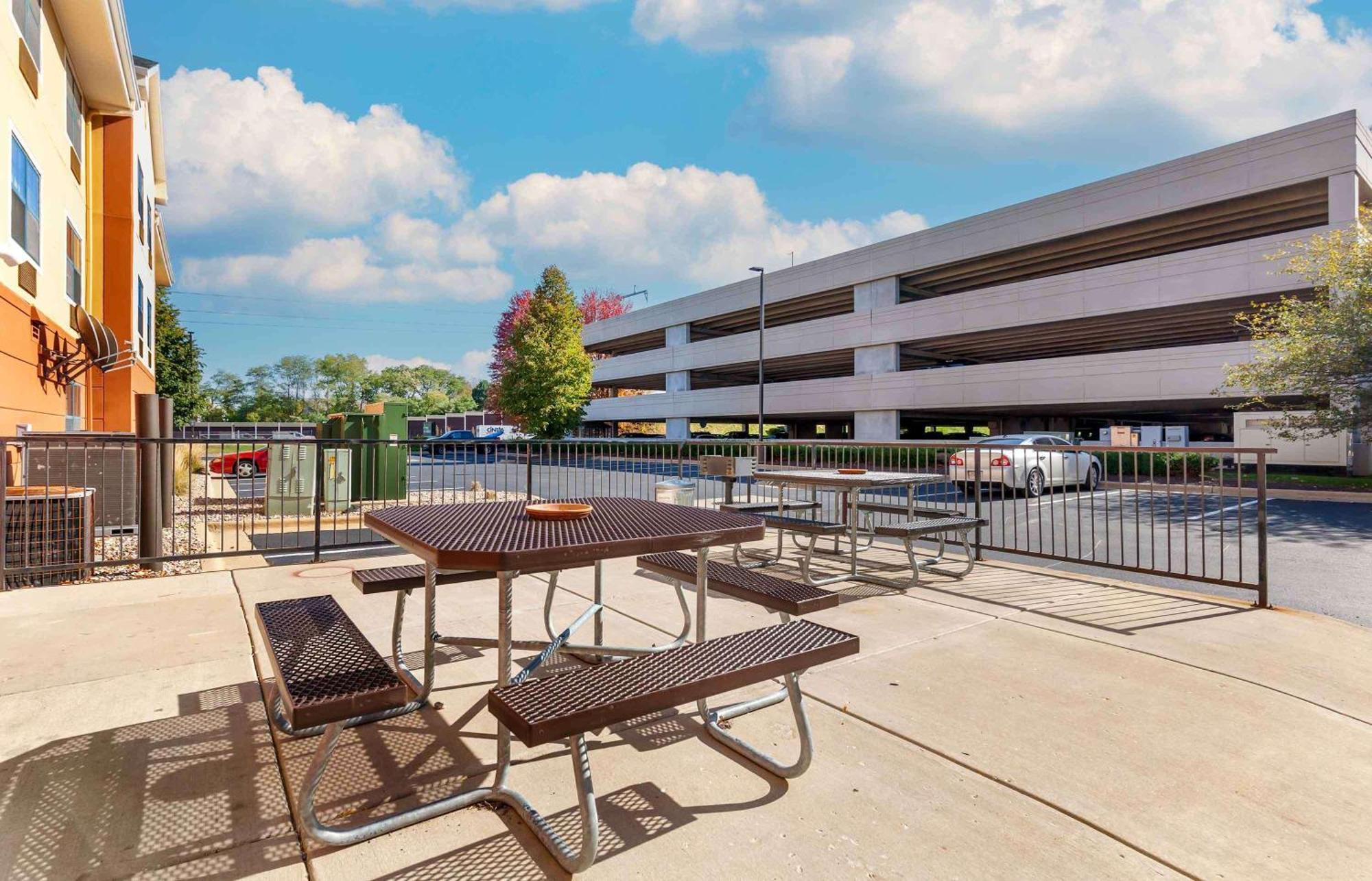 Extended Stay America Suites - Madison - Junction Court Middleton Bagian luar foto